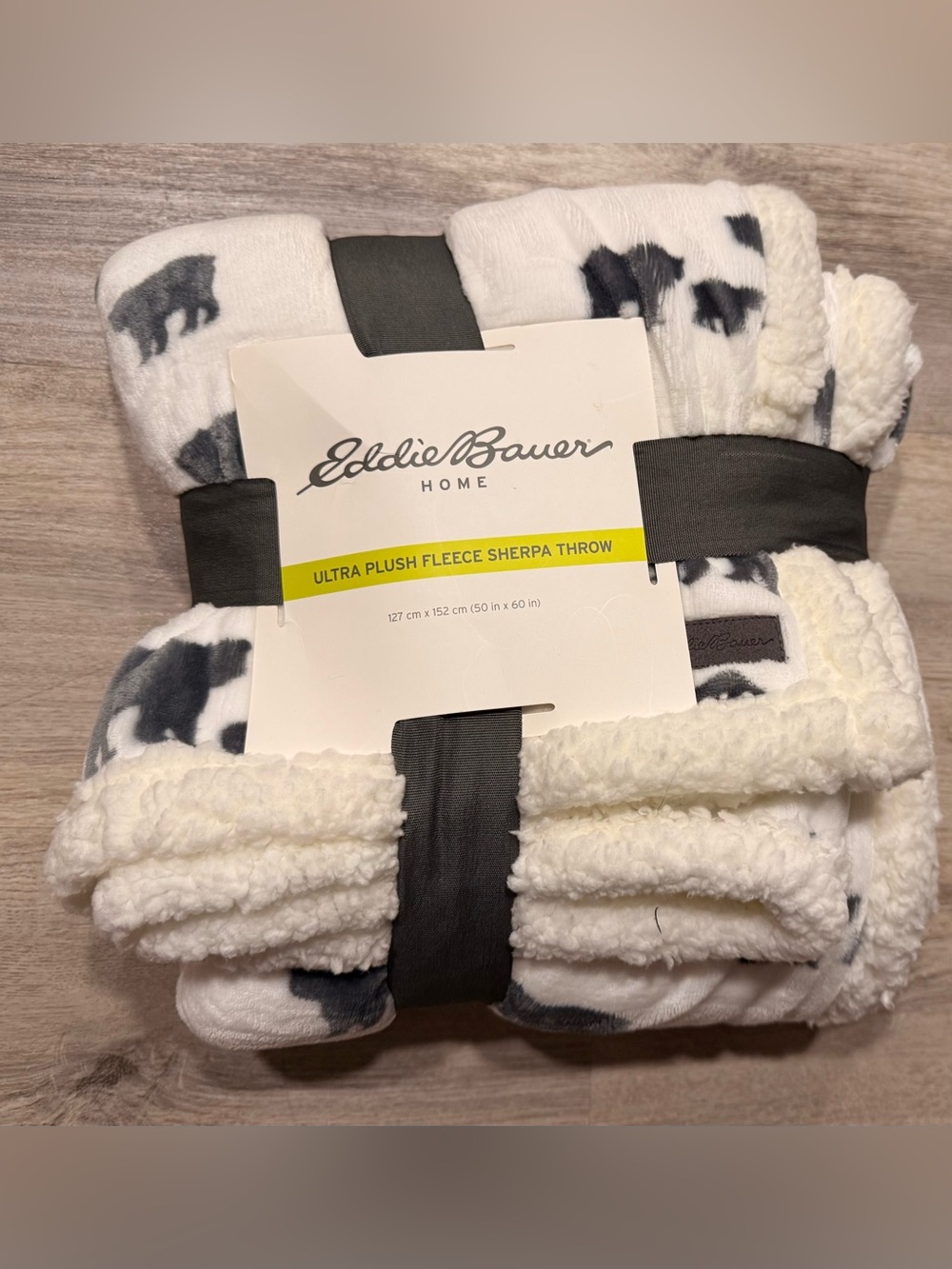 Eddie Bauer HOME
ULTRA PLUSH FLEECE SHERPA THROW Bears